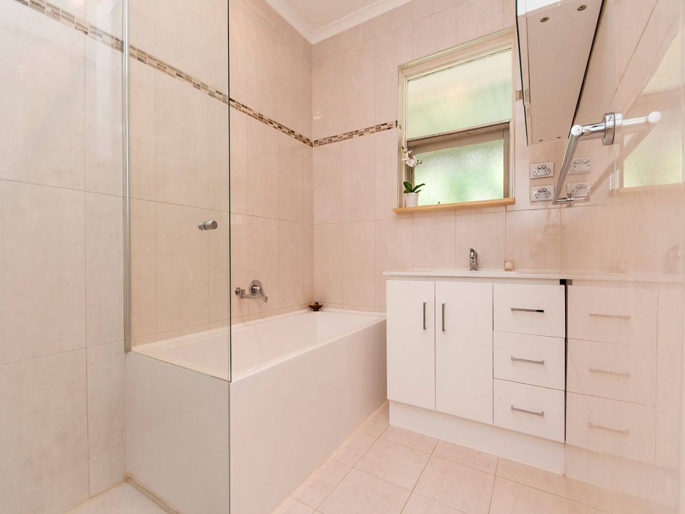 KT Plumbing & Gas - Cover photo