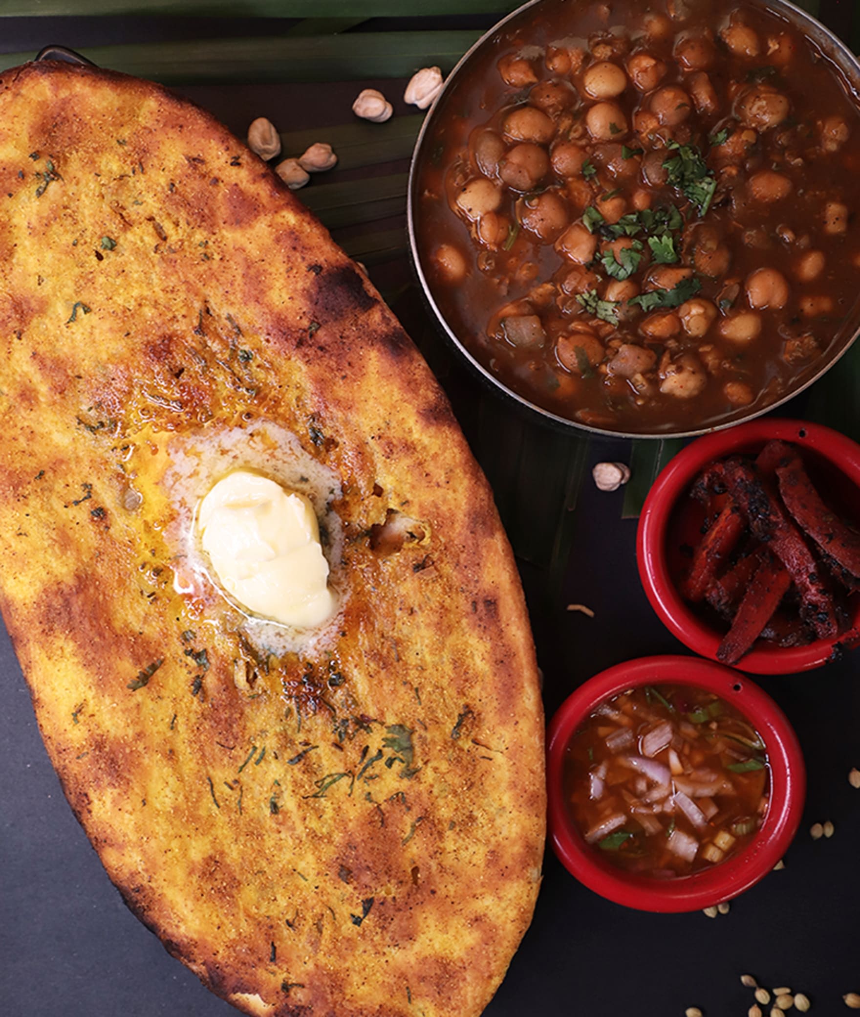 Kulcha Lal Paratha Das - Logo