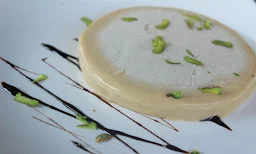 Kulfi N Kream - Logo