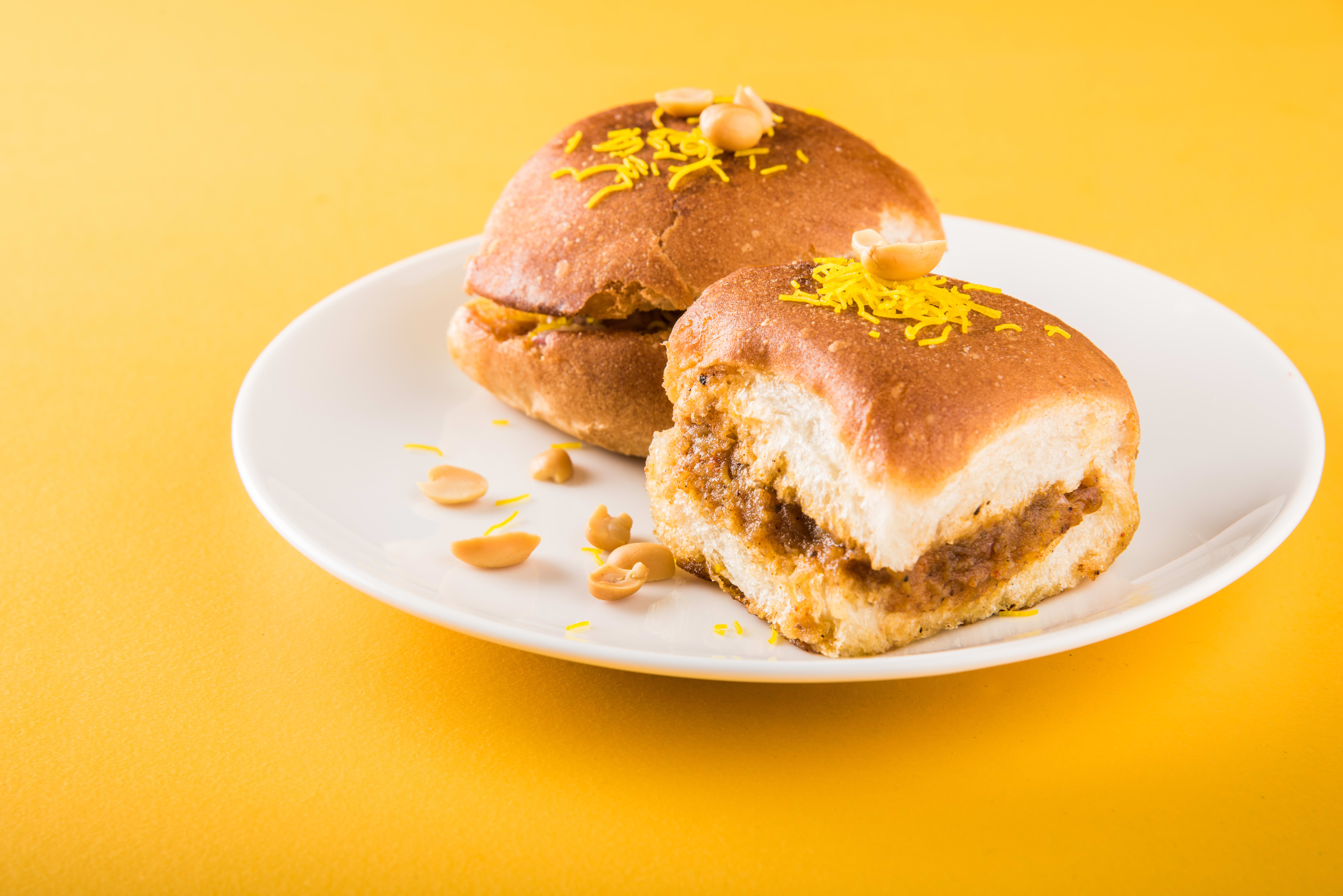 Kutchi Dabeli - Logo