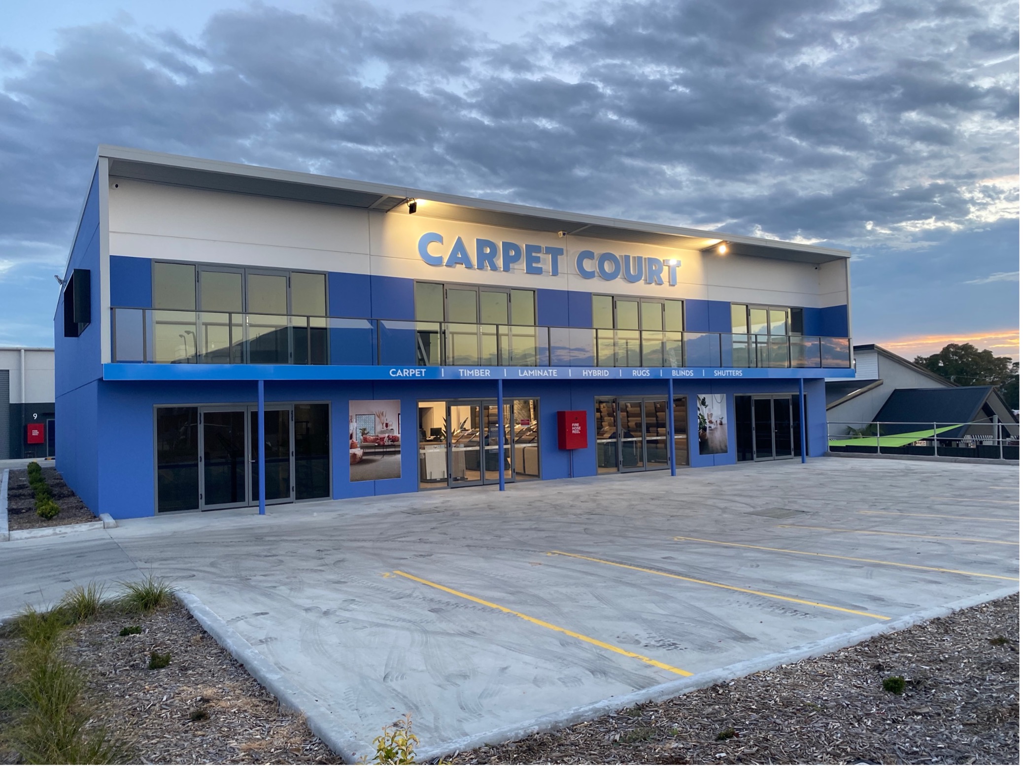Lakehaven Carpet Court - Logo