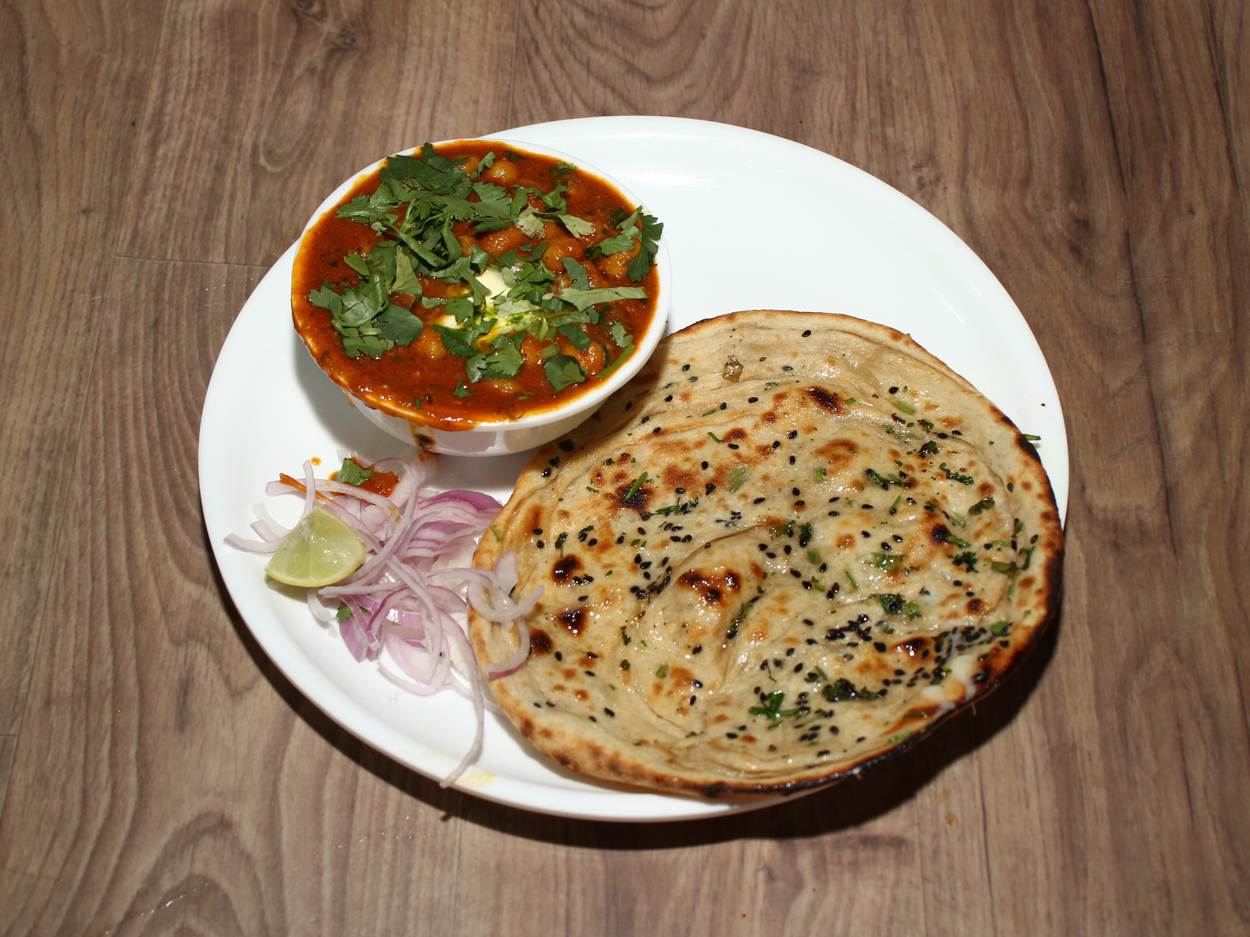 Lakhan Kashyap chhole kulche - Logo