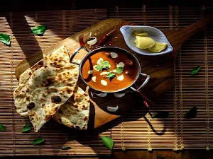 Lala's Tandoor - Logo