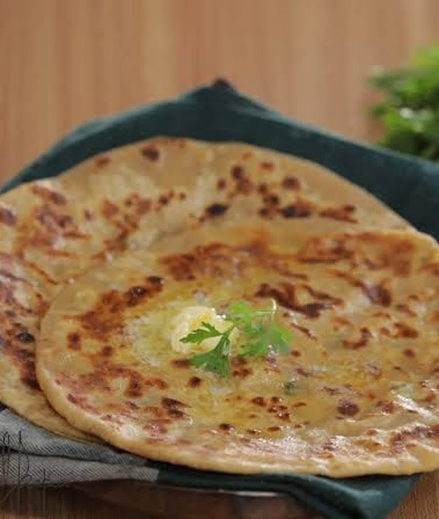Largest paratha hub - Logo