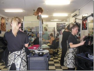 Larshar College of Beaute & Hair - Logo