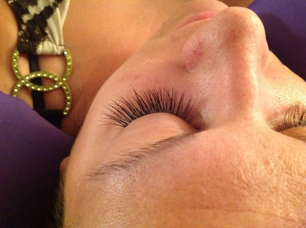 Lash In Style - Logo