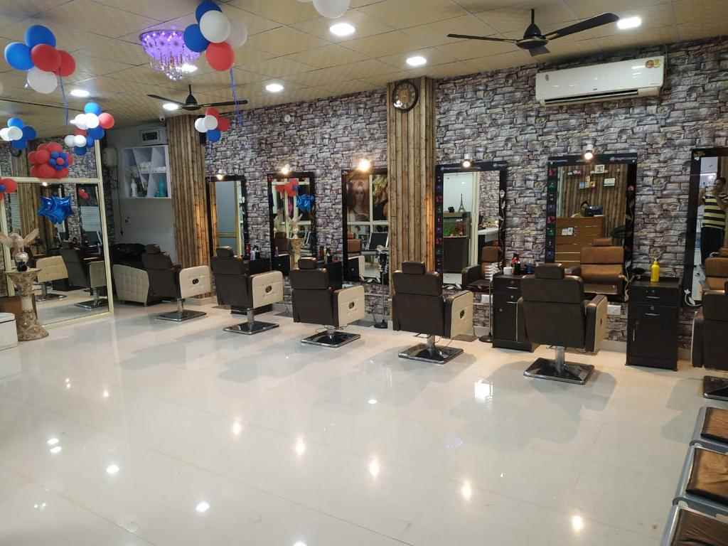 Lavish Unisex Salon - Cover photo