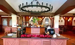 La Vista - Cama Hotel - Cover photo