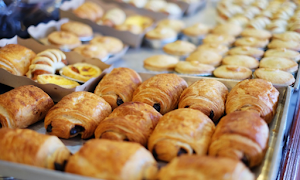 Layers Bakery - Logo