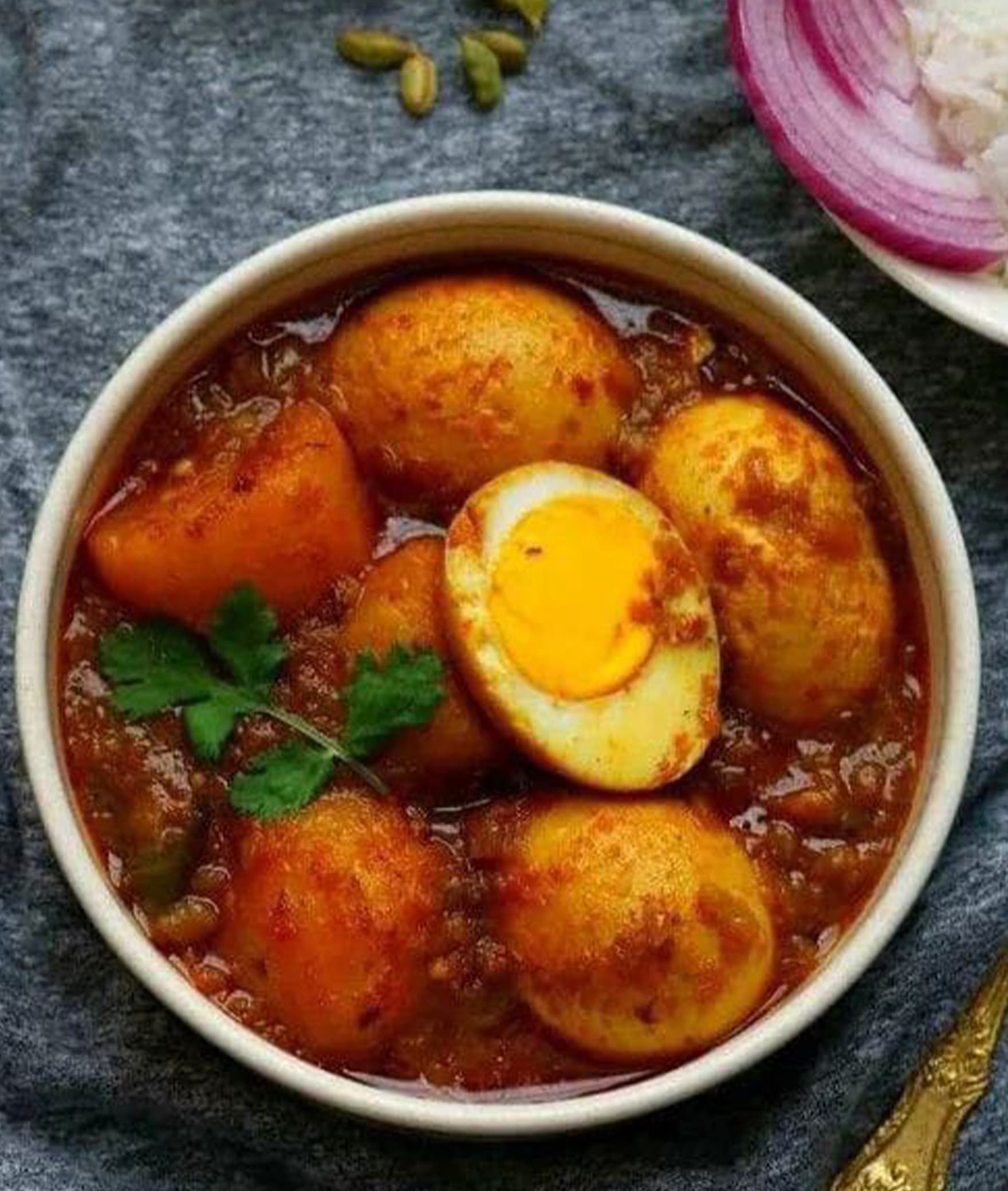 LAZIZ KHANA - Logo