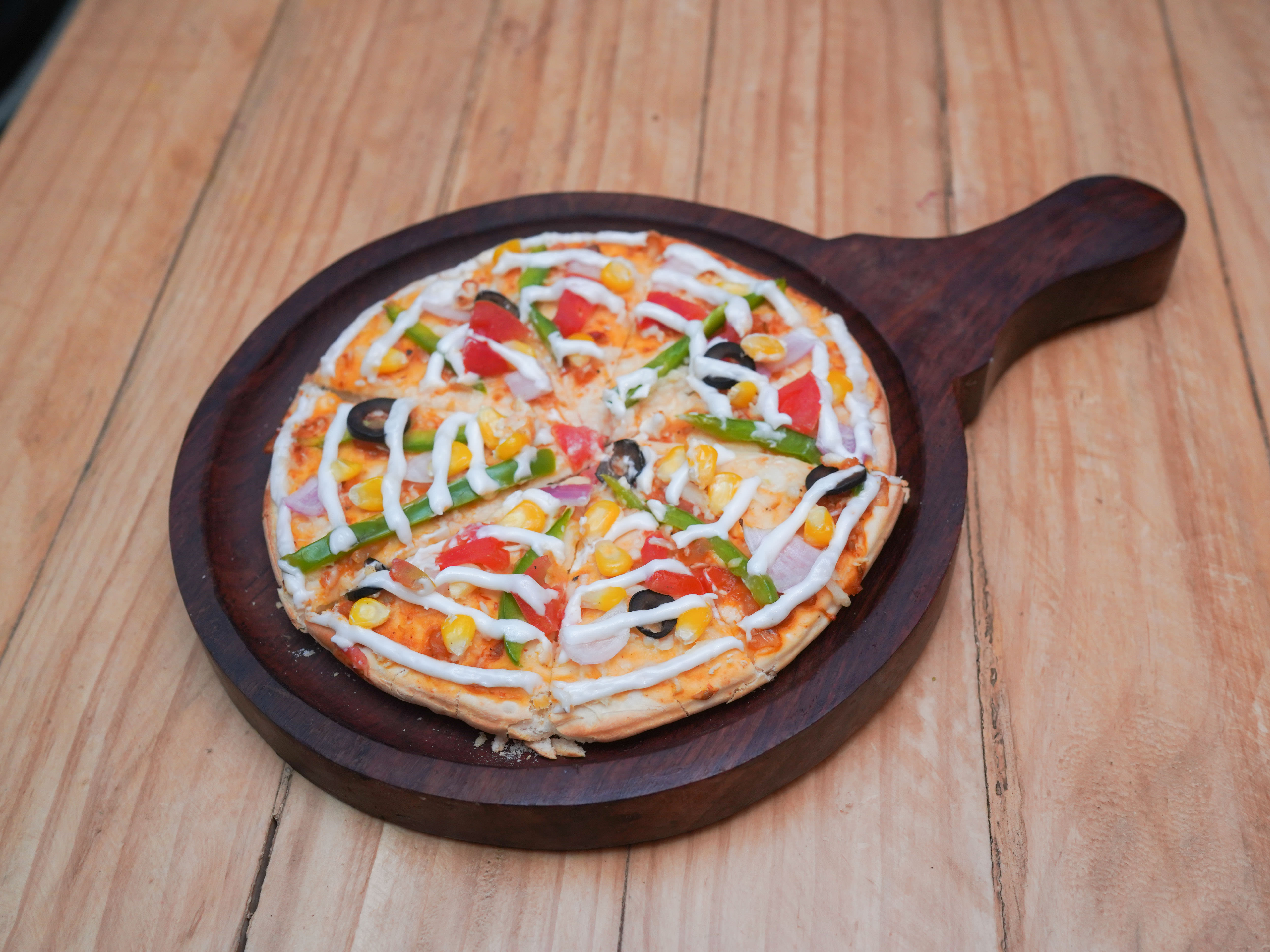 Lazy guys pizza - Logo