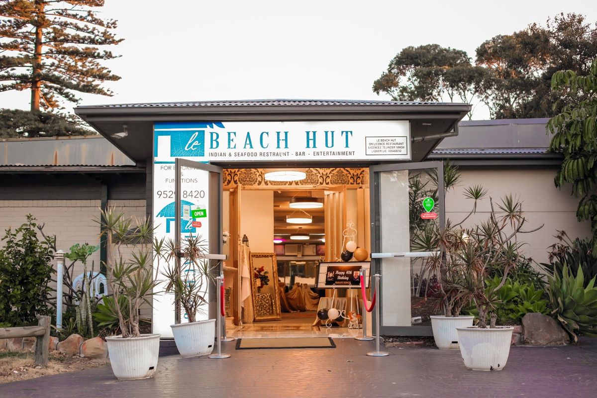 Le Beach Hut - Logo