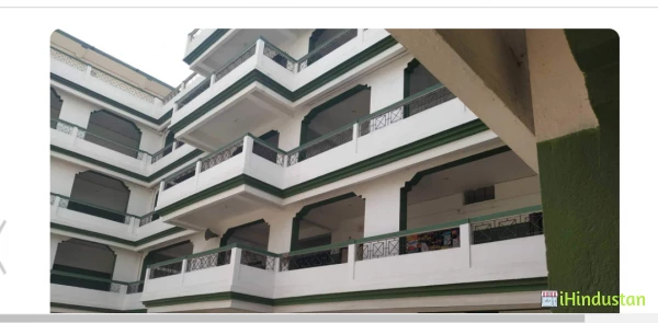 Leeds International School - Logo