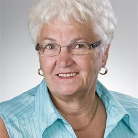 Lenora Laycock - Century 21 B.J. Roth Realty Ltd. - Logo