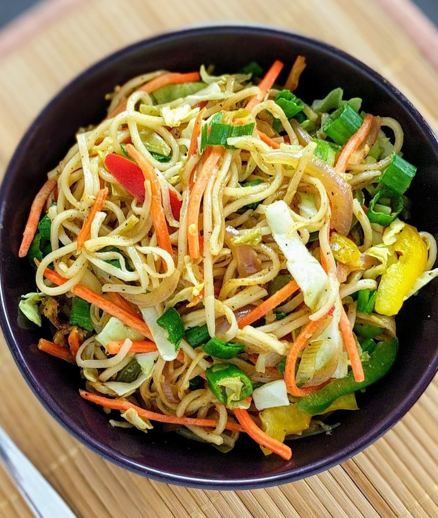 Let's Noodles - Logo