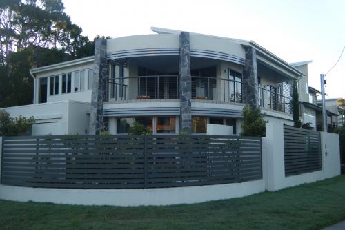Lifesaver Pool Fencing & Gates - Logo