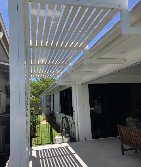 Lifestyle Aluminium Lattice - Logo
