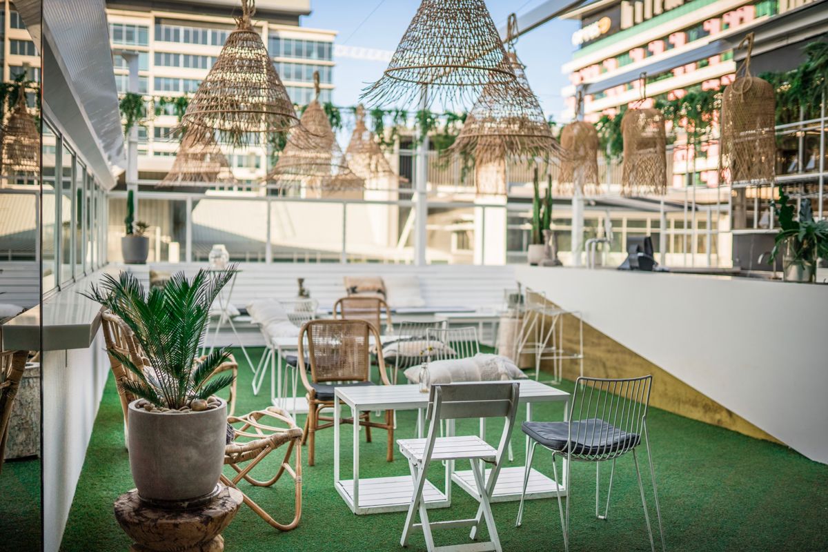 Limes Hotel Roof Top Bar & Restaurant - Logo