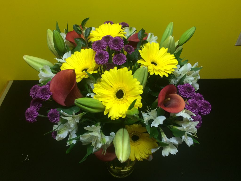 Lisa&s;s Gifts and Flowers - Logo