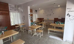 Little White Kitchen - Logo