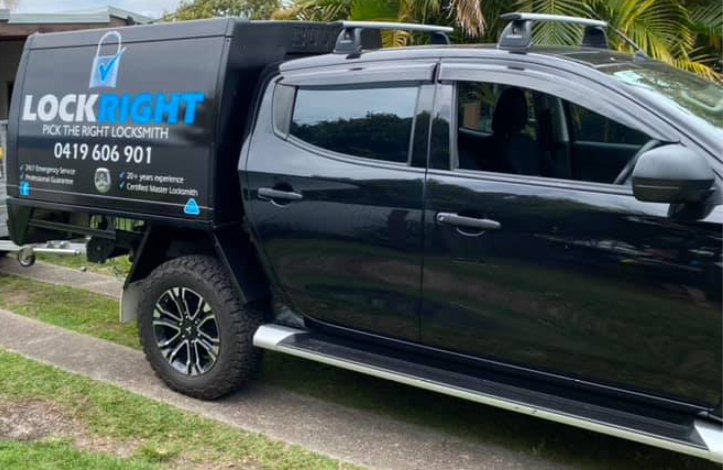 Lock Right - Logo