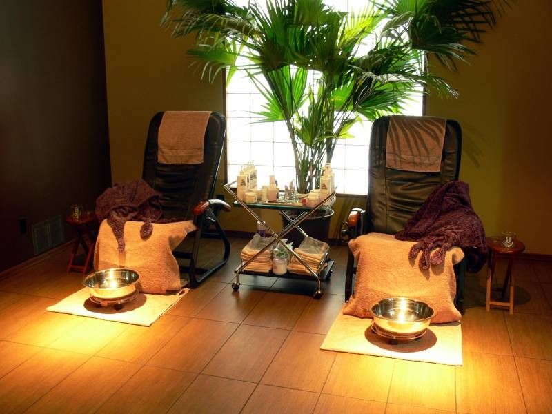 Lolly Lodge Day Spa - Logo