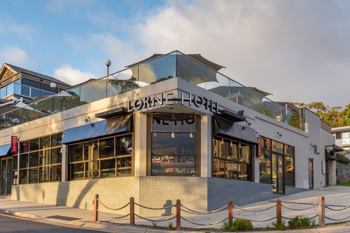 Lorne Hotel - Logo
