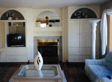 Louie&s;s Custom Furniture - Logo