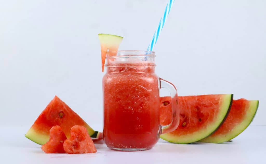 Love 2 Juice - Logo