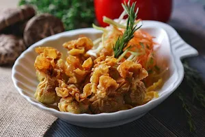 Love Bite Cafe & Restaurant - Logo