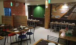 Lowasa Family Restaurant - Logo