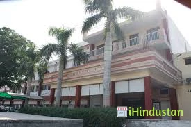 L R Setia D A V Senior Secondary Model School - Logo