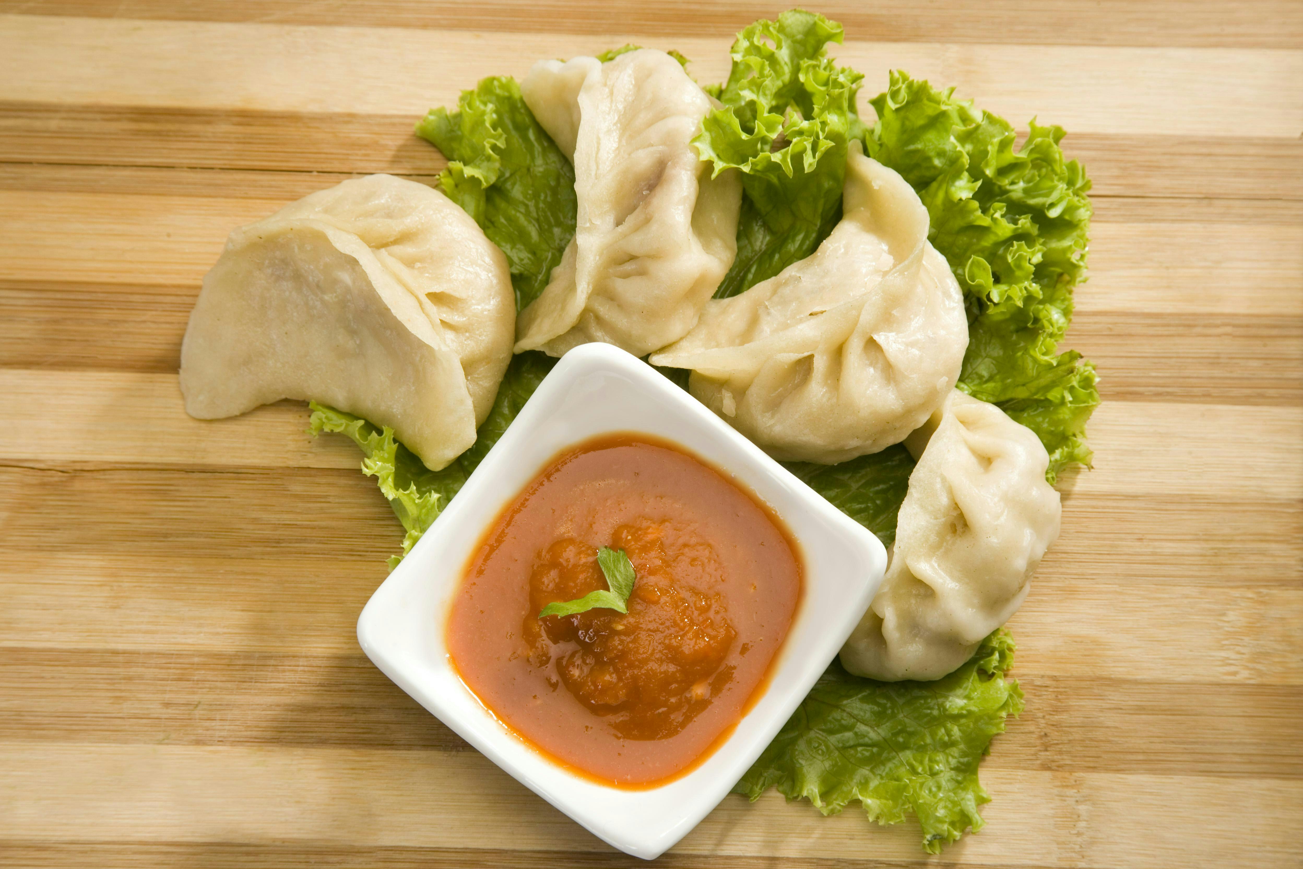 Lucky Momos - Logo