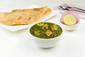 LunchBox - Meals and Thalis - Logo