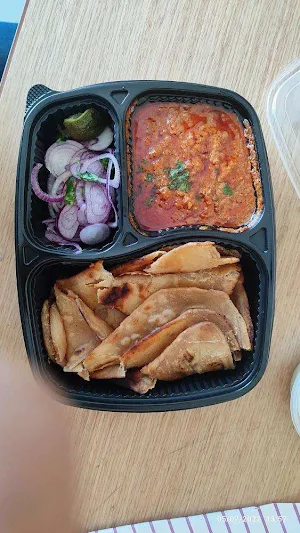 LunchBox - Meals and Thalis - Logo