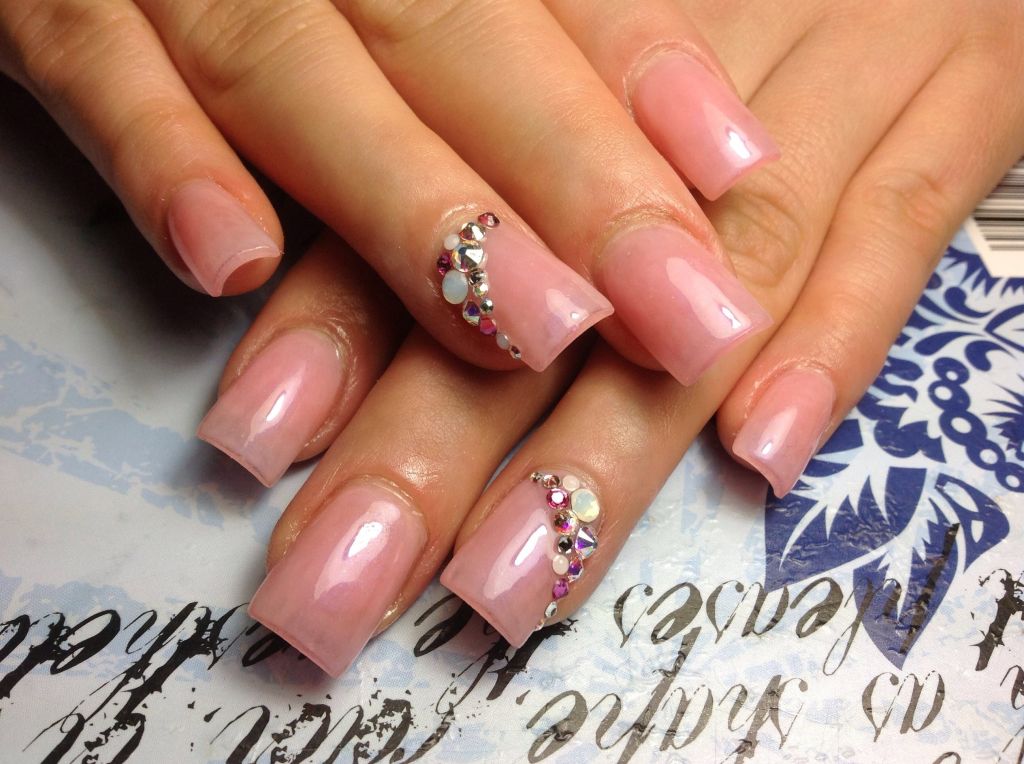 Luxury Spa And Nails - Logo