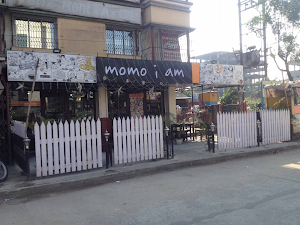 Momo I Am - Logo
