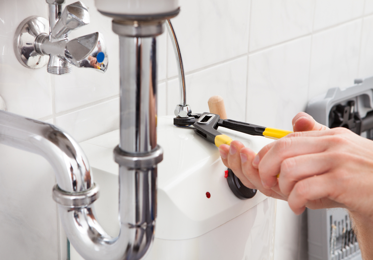 Mackin Plumbing & Drainage - Logo