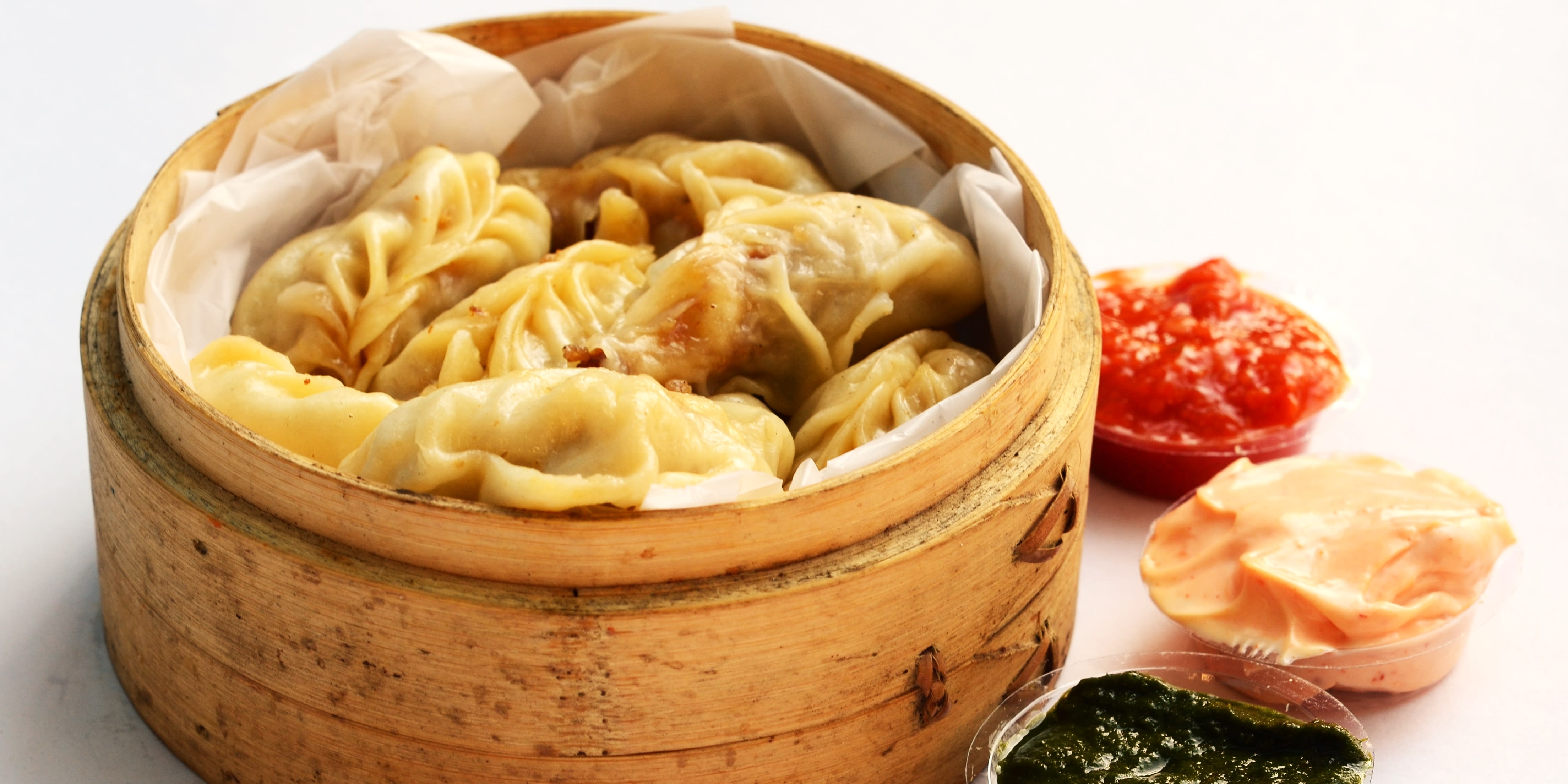 Mad Momos - Logo