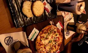 Mad Over Pizzaz - Logo