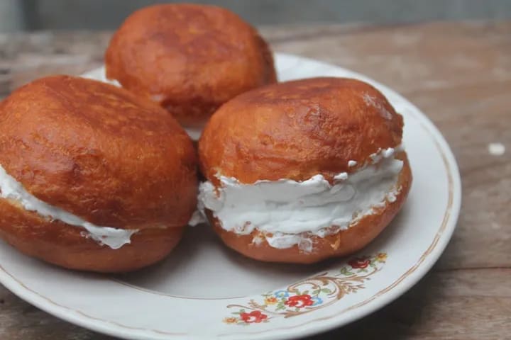 Madurai Butter Bun - Logo
