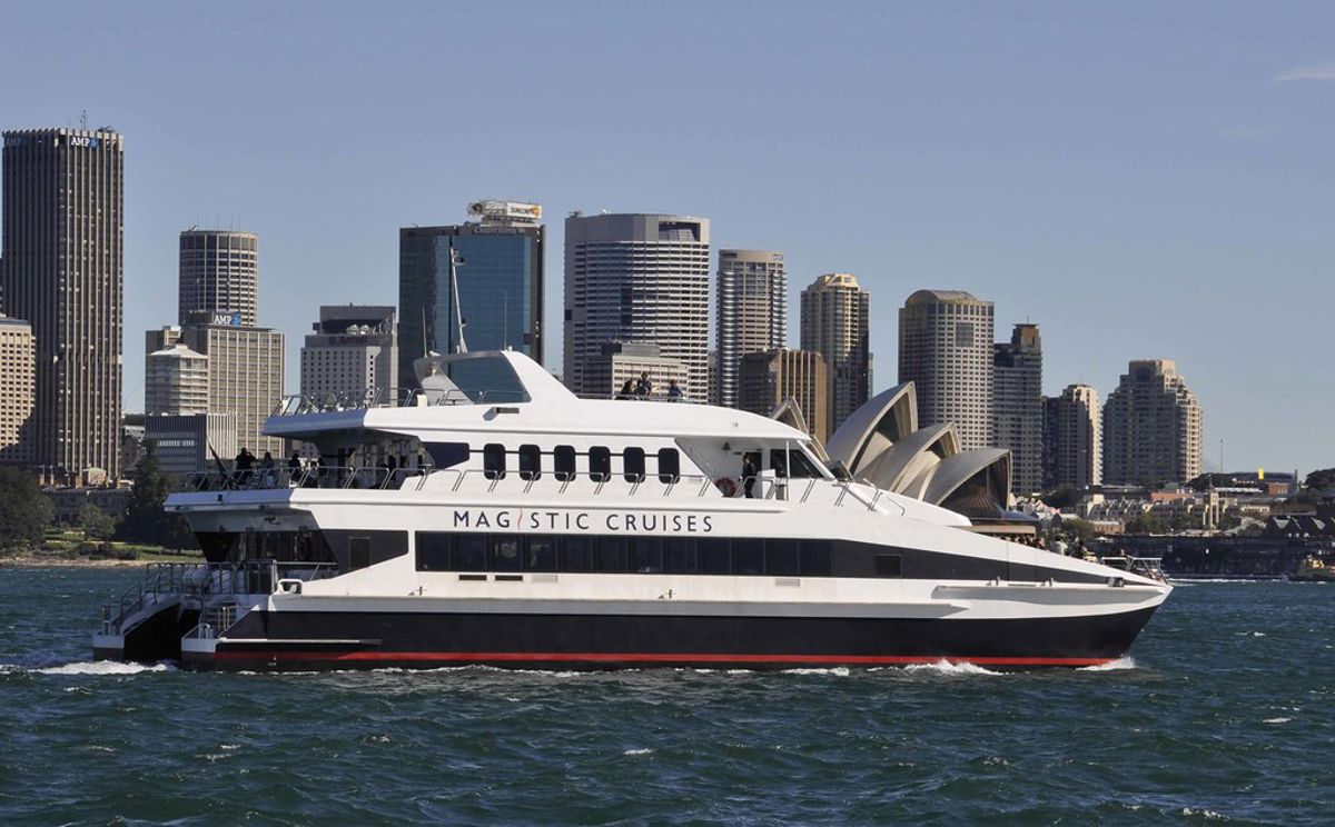 Magistic Cruises - Logo