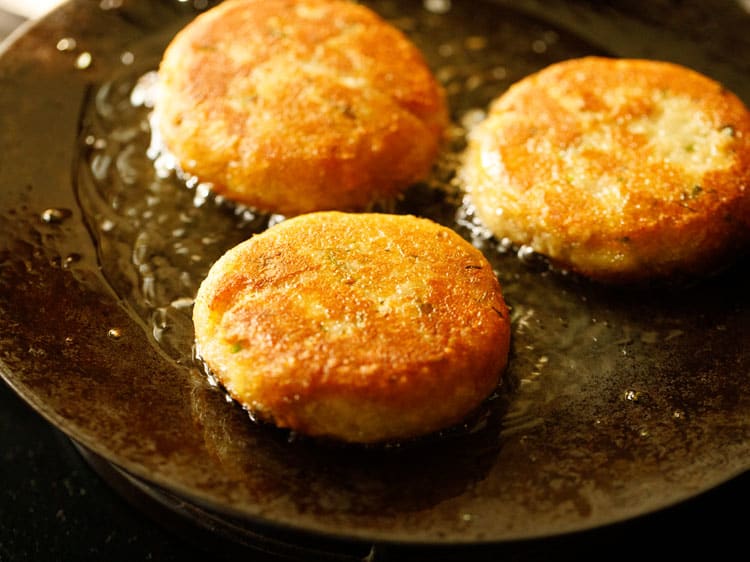 Maha Gauri Patties and Cool Point - Logo