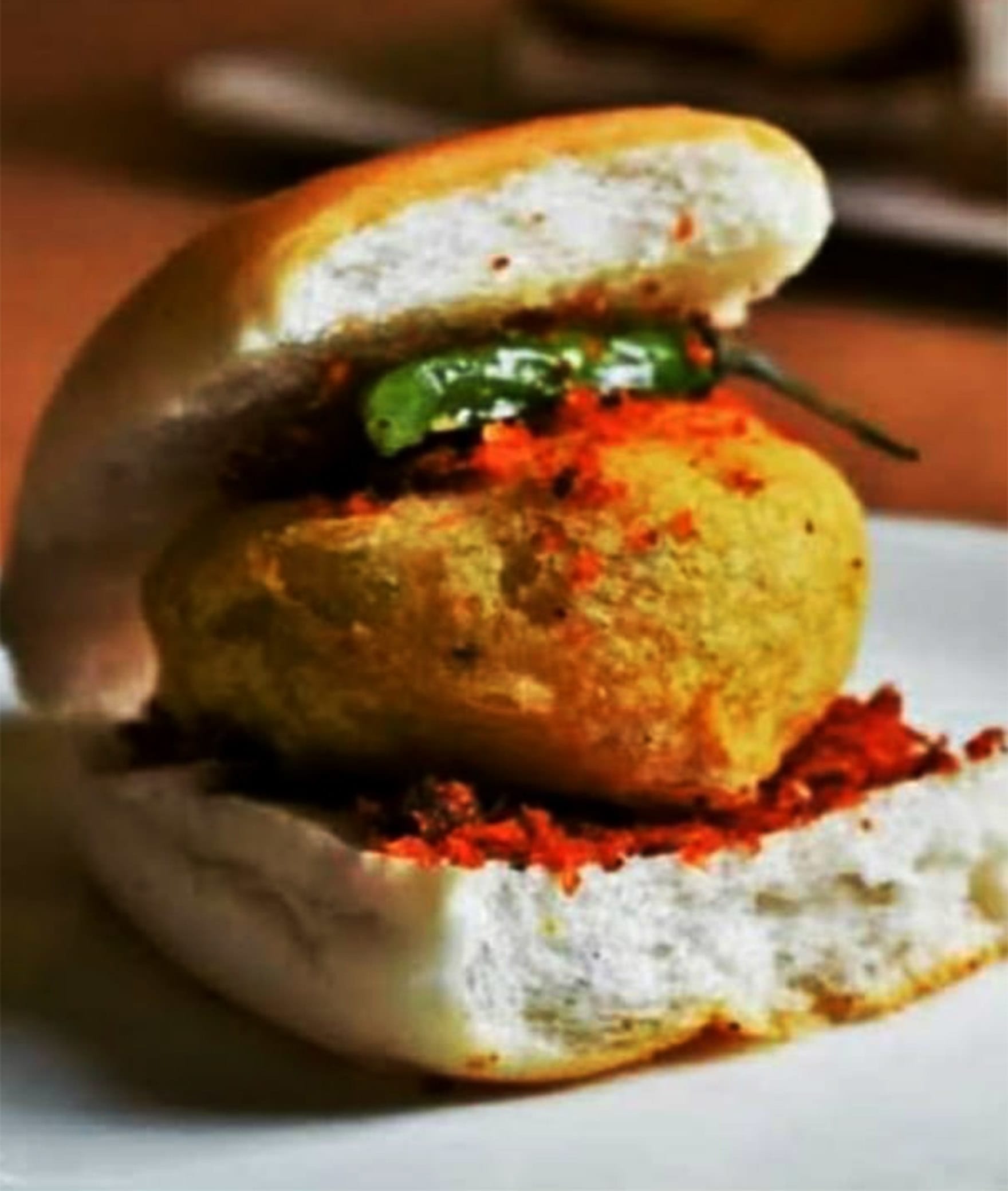 Mahak Vada Pav - Logo
