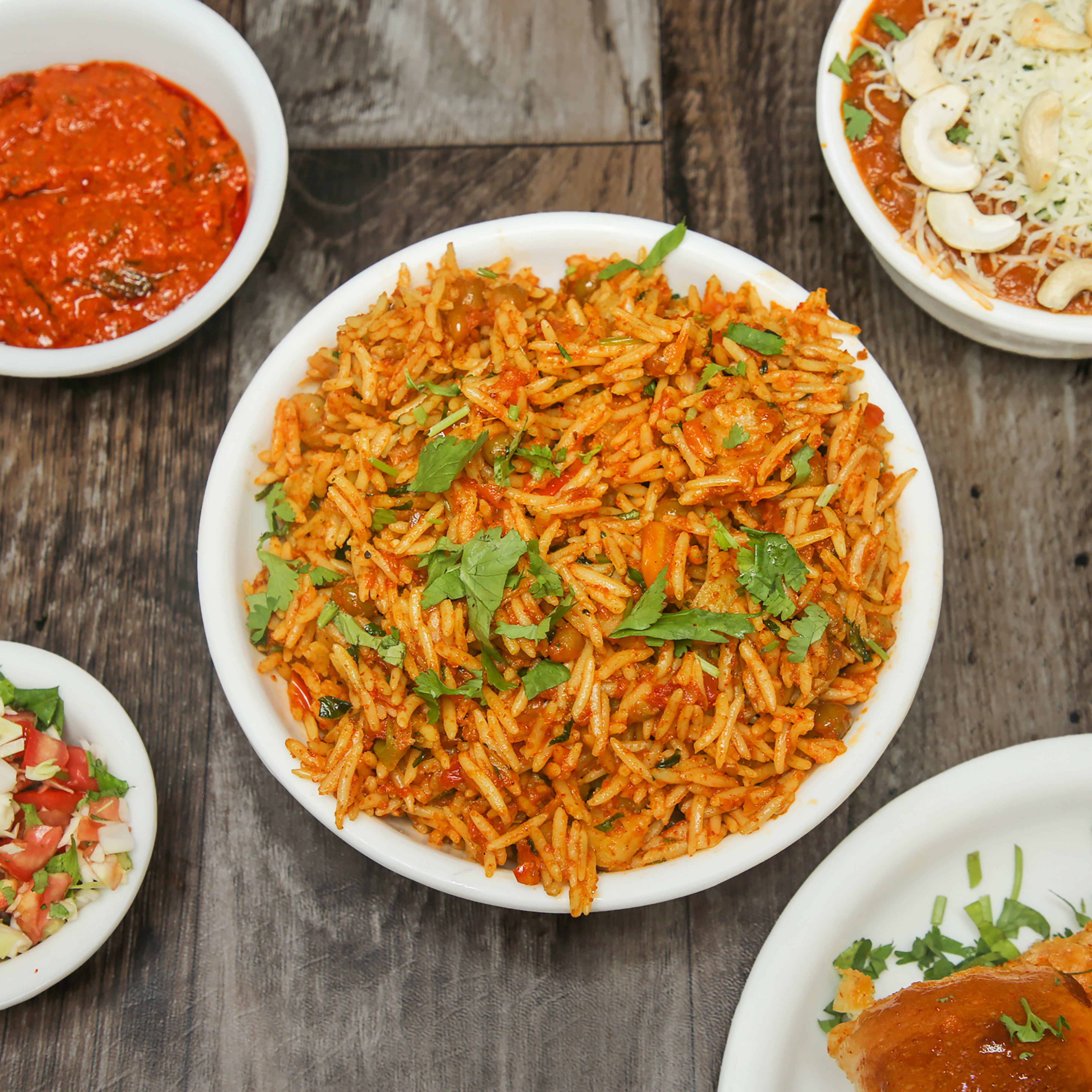 Mahalaxmi Bhaji Pav - Logo