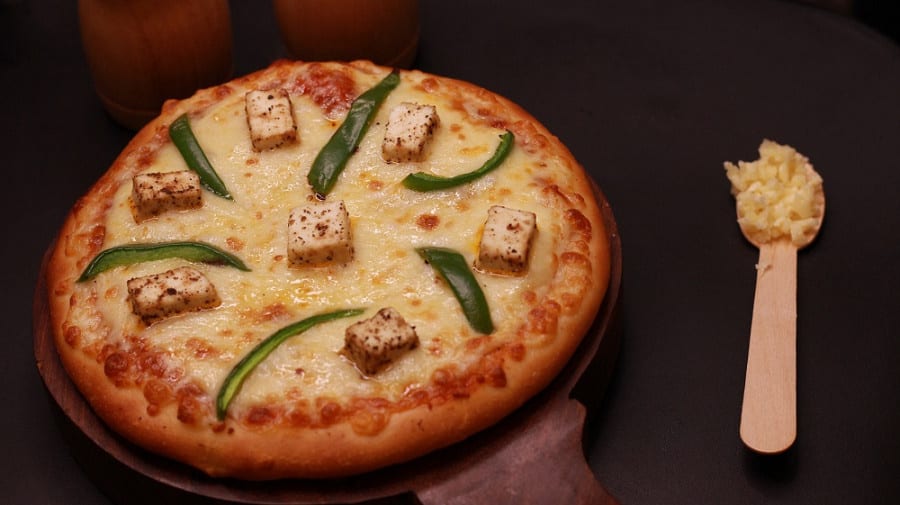 Maharaj Pizza House - Logo