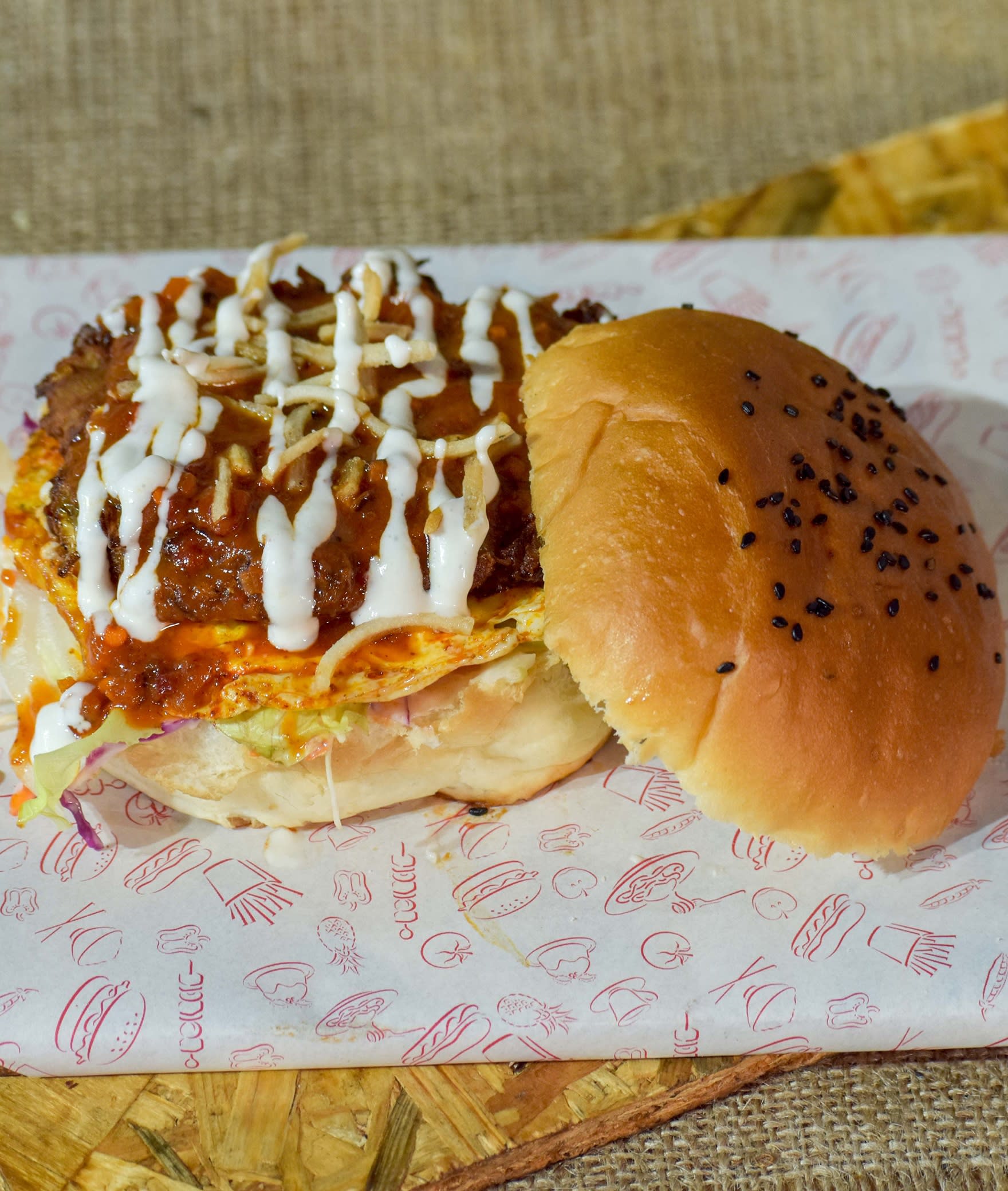 Maitri Missal Pav And Snack Center - Logo