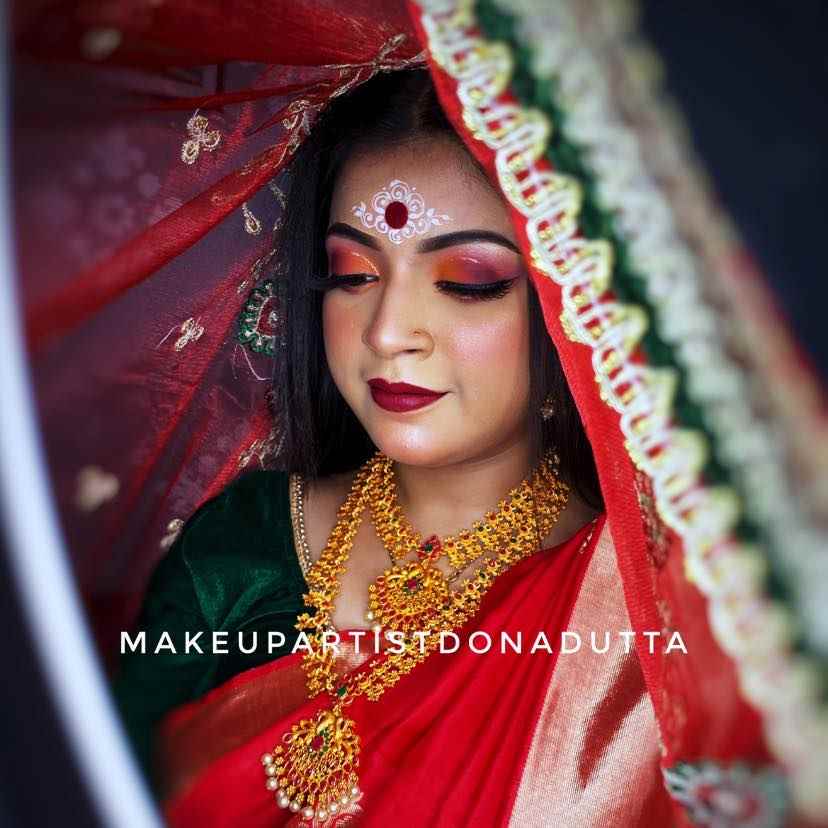 Makeup Artist Dona Dutta - Cover photo