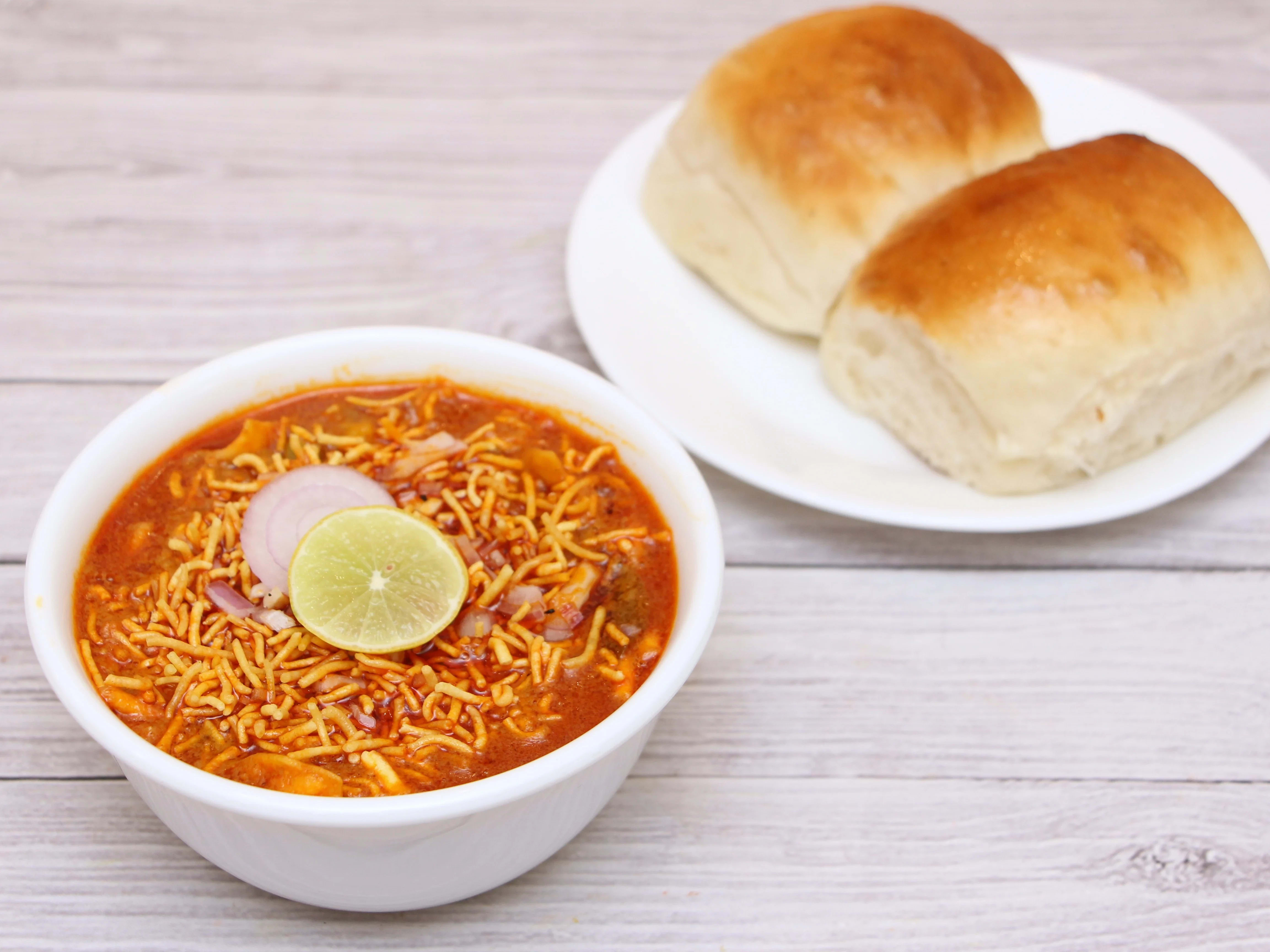 Mamledar Misal - Logo