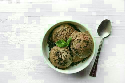 Mandara Ice Cream Factory - Logo